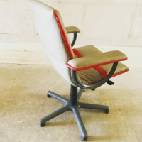 Vintage design bureaustoel van Artifort